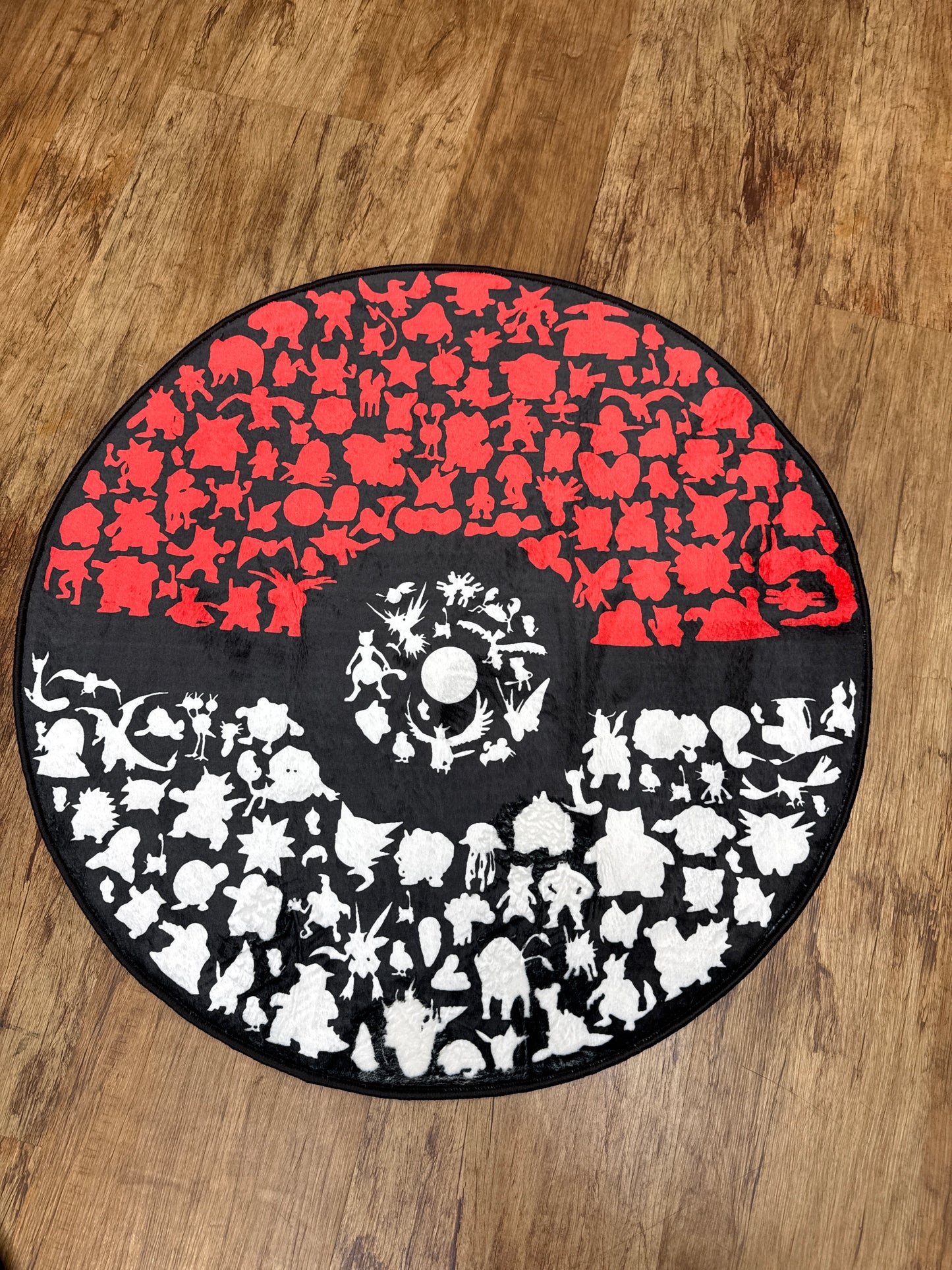 Pokeball W Pokémon Rug