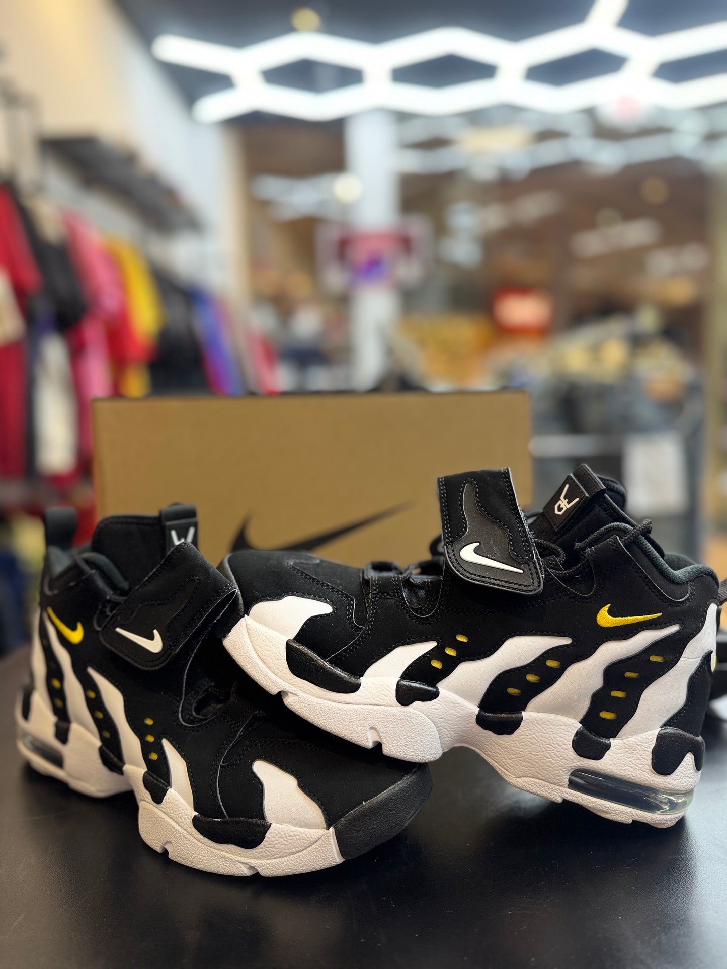 Nike Air DT Max ‘96 “Black and White” (Used)