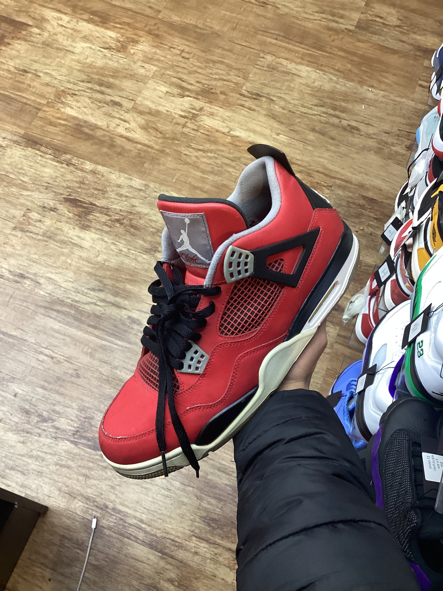 Jordan 4 toro bravo (used)