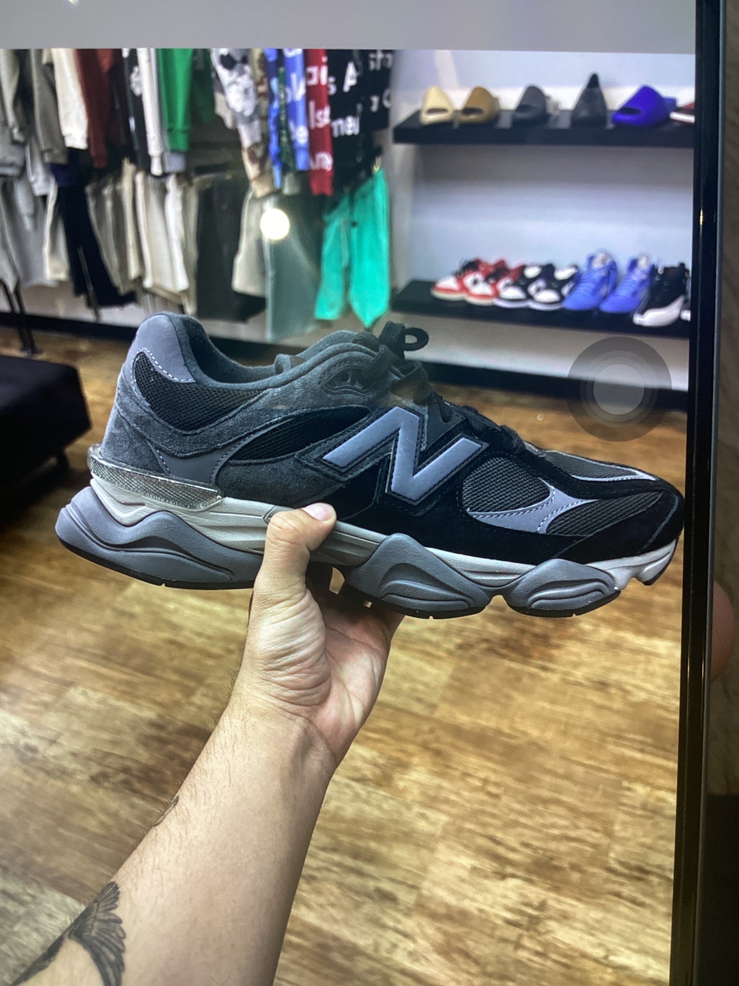 New balance 9060 black used w box