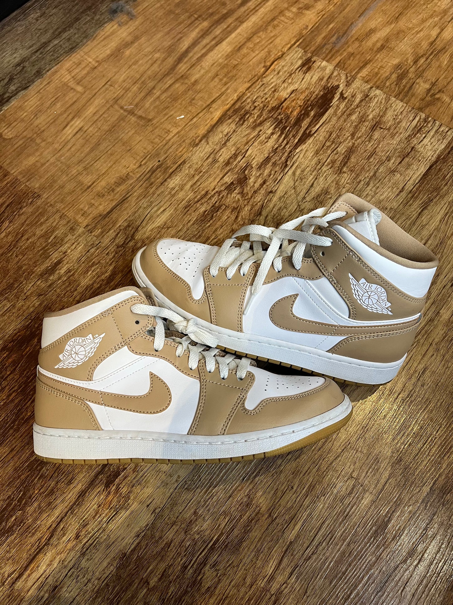 Used Jordan 1 mid tan gum