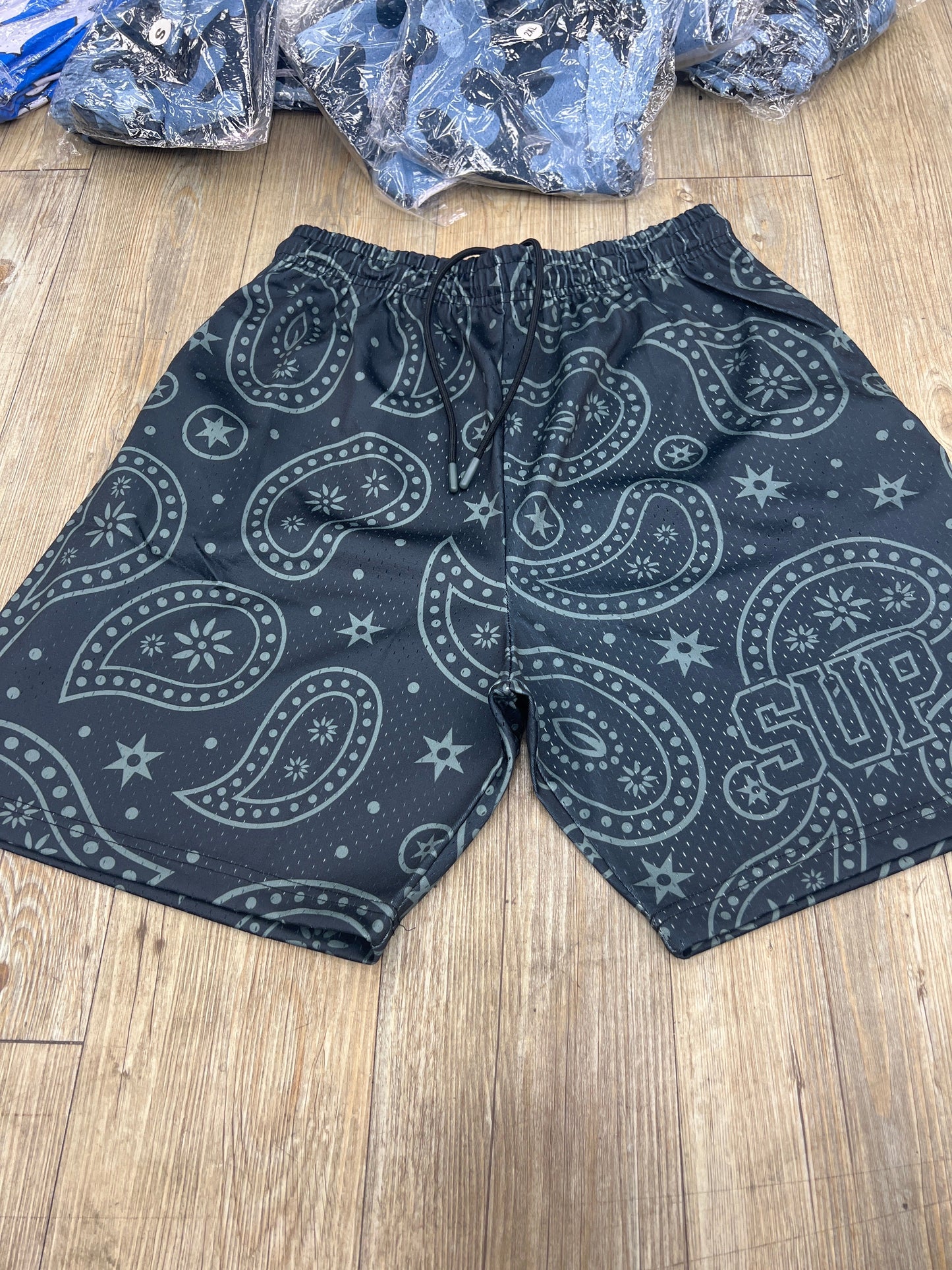 Sup black and matcha bandanna shorts