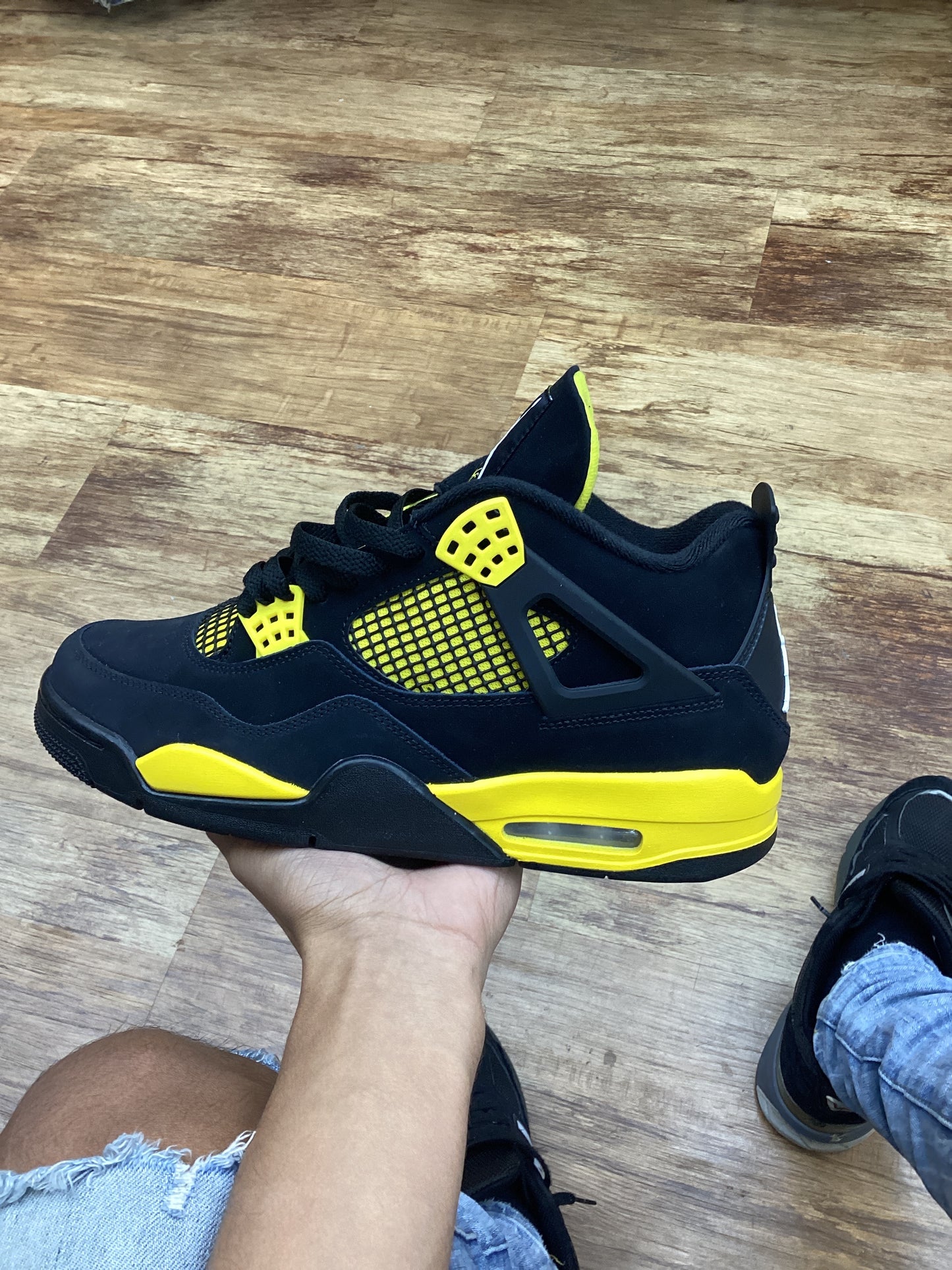 Jordan 4 used yellow thunder