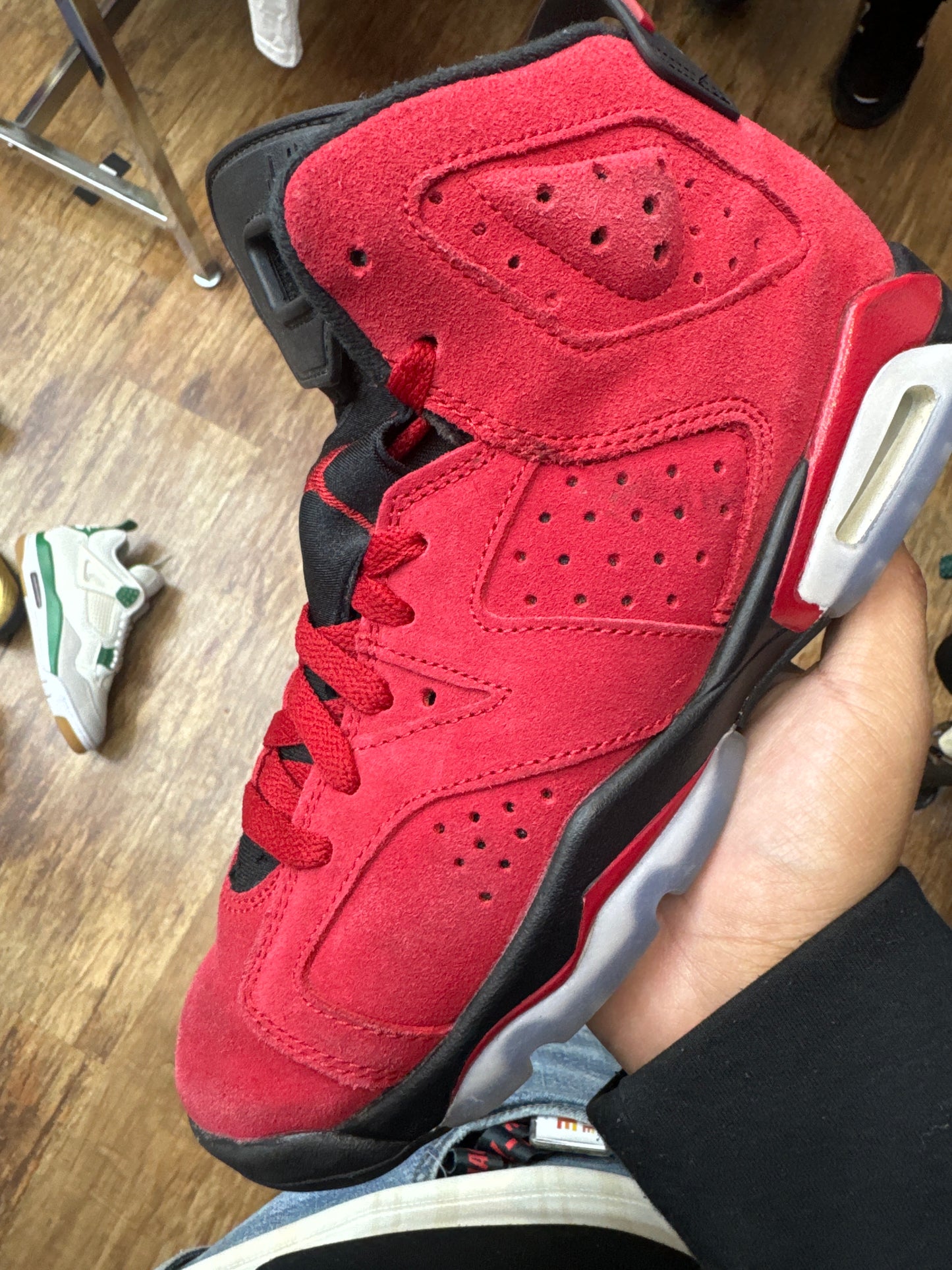 Jordan 6 toro bravo