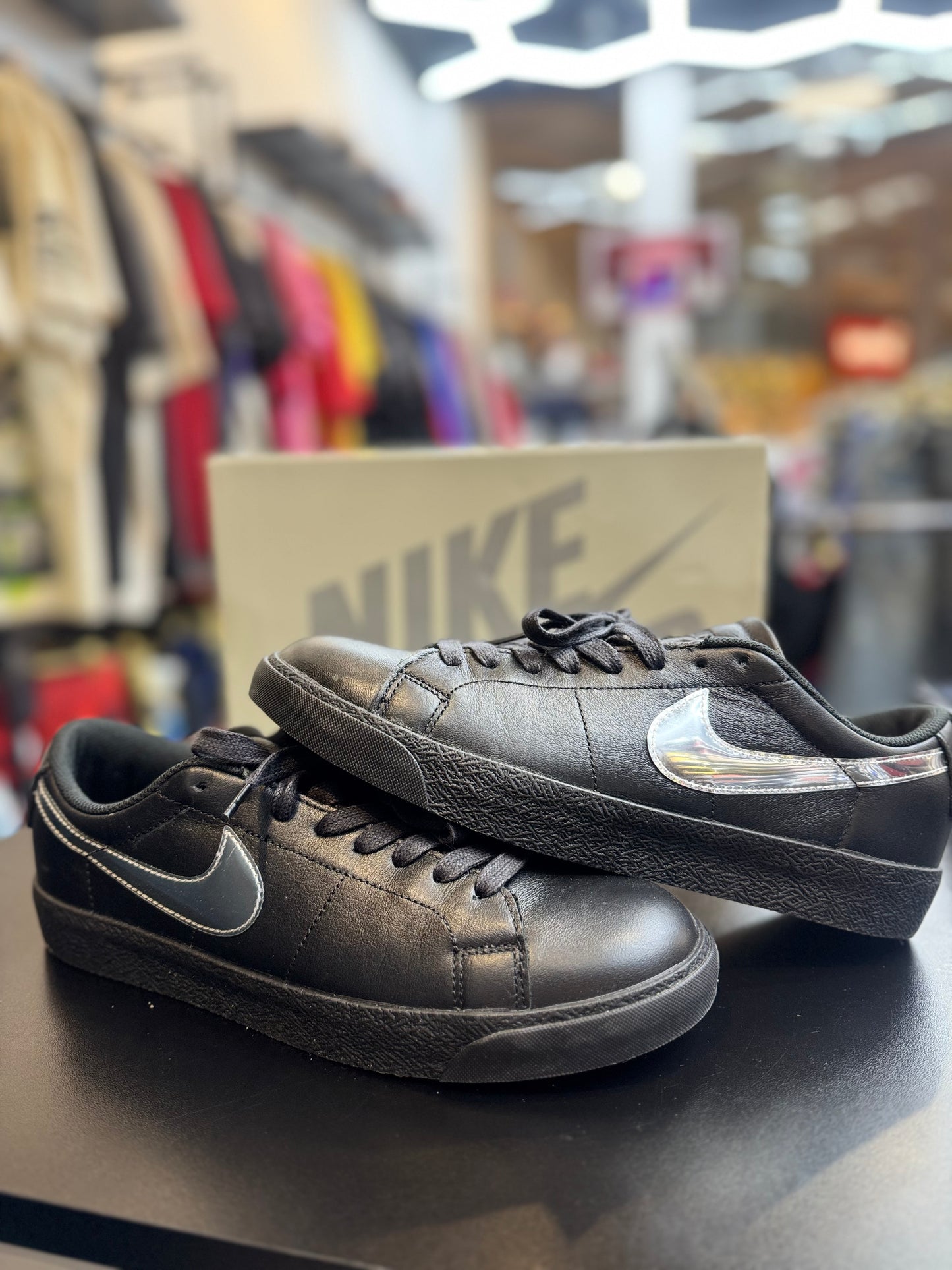 Sb Zoom Blazer Low (Used) With box