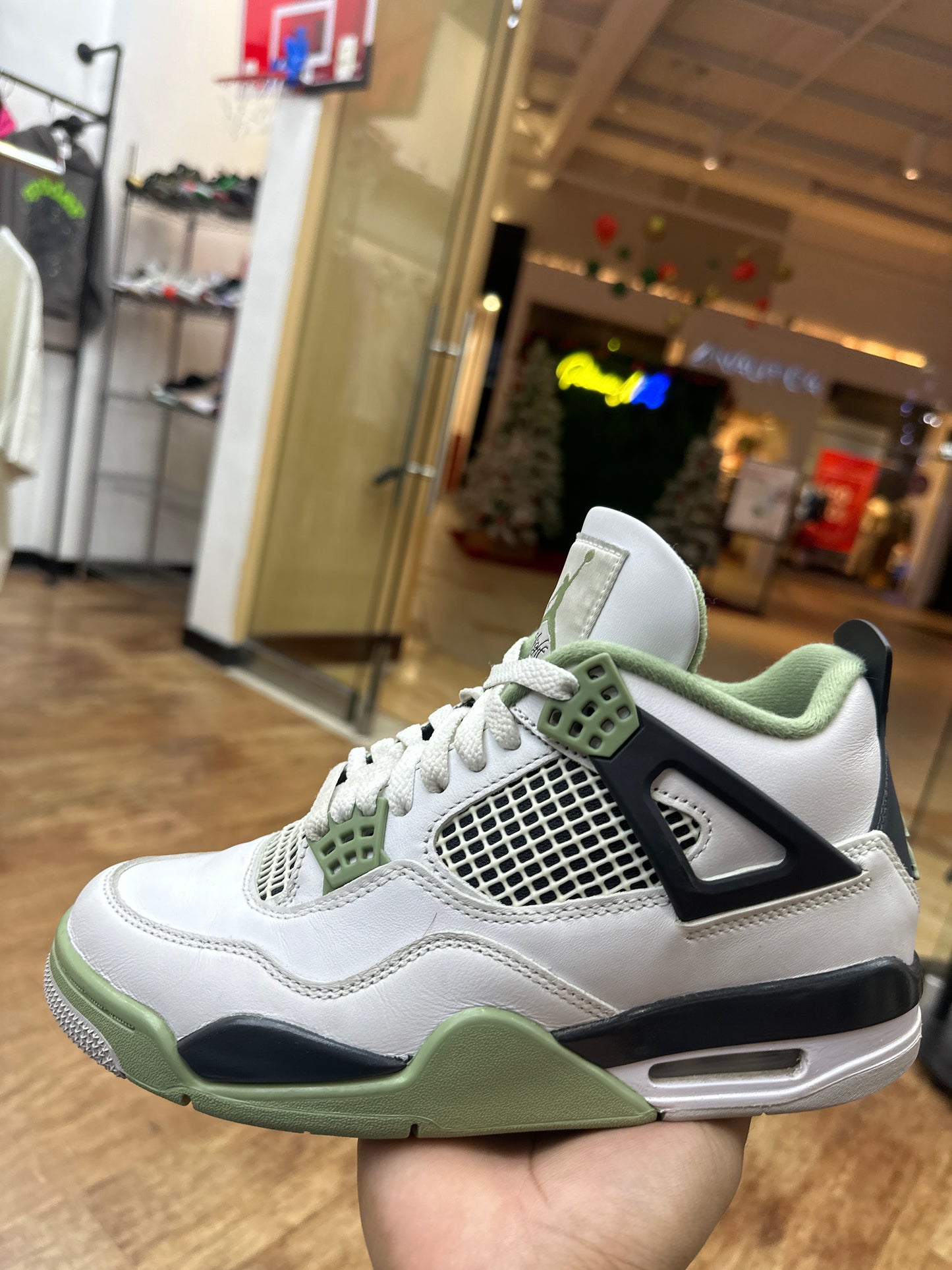 Jordan 4 seafoam Used