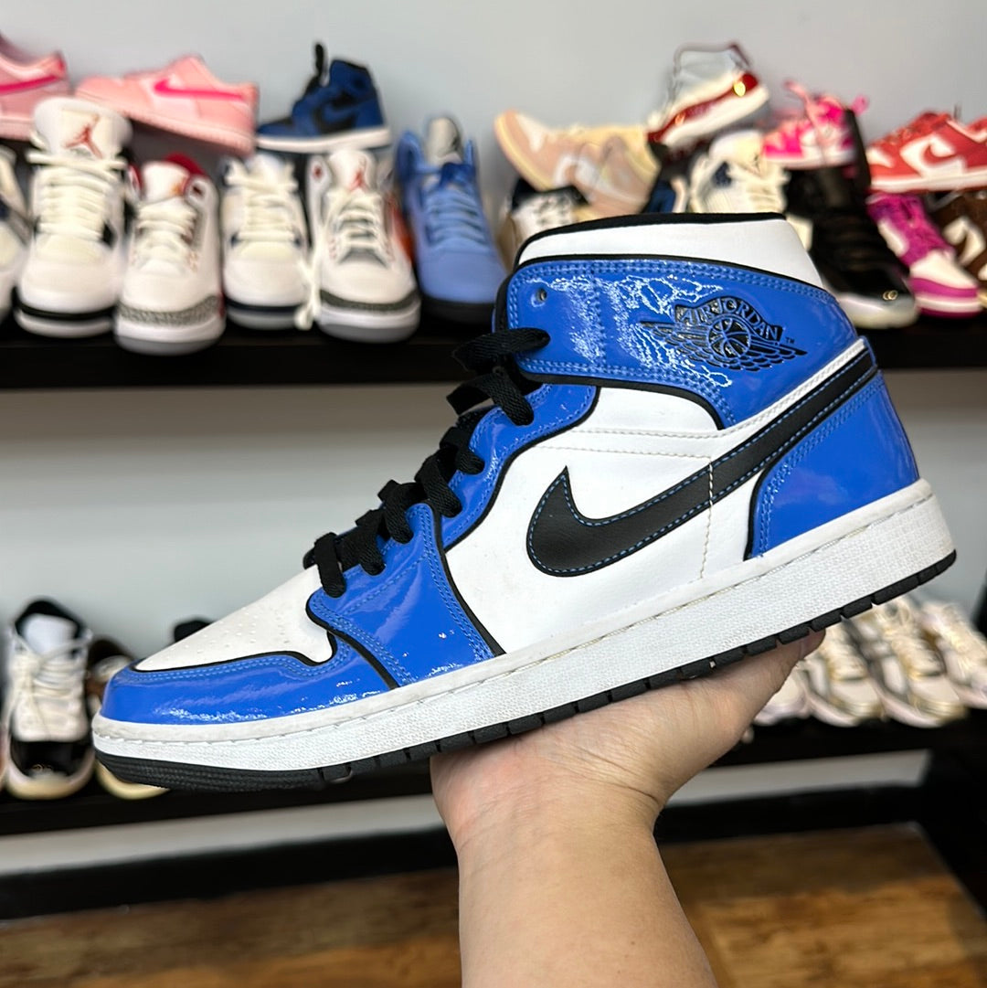 Jordan 1 Mid Signal Blue