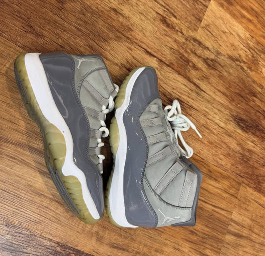 USED - Jordan 11 gs Cool Grey