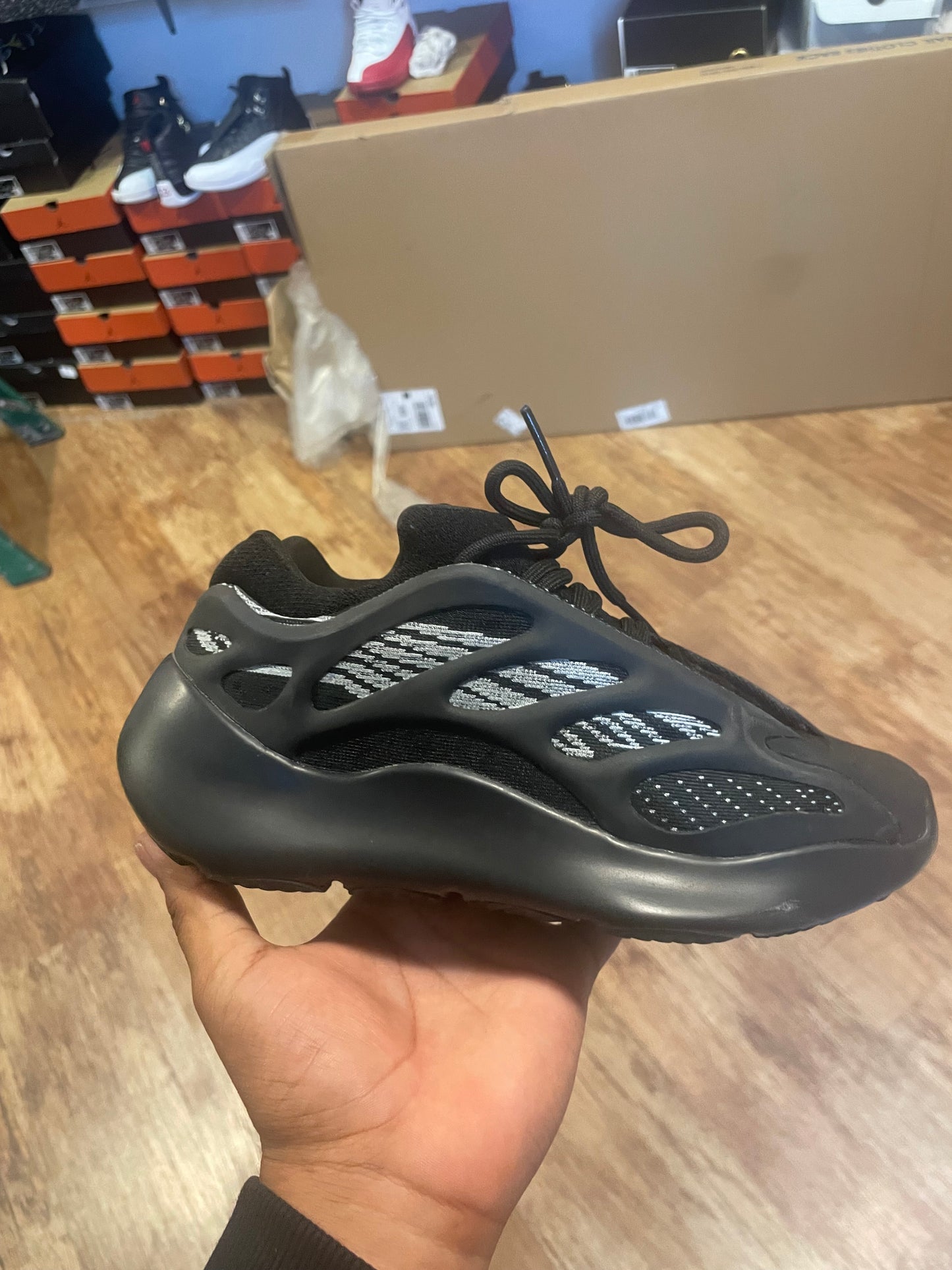 Yeezy 700 black