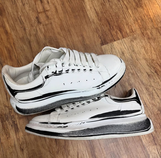 USED - Alexander Mcqueens White Sketch