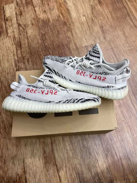 Yeezy 350 zebra used