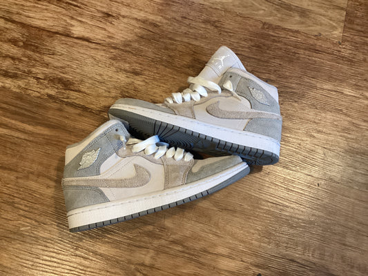 USED - Jordan 1 mid