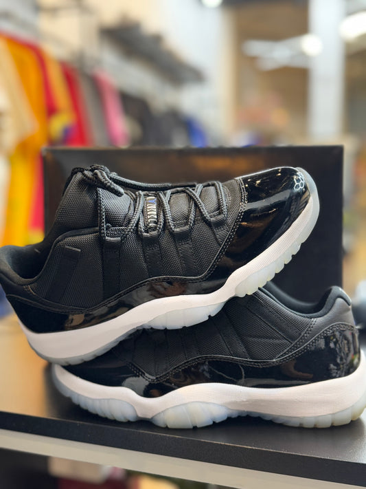Used Jordan 11 Low “Space jams”