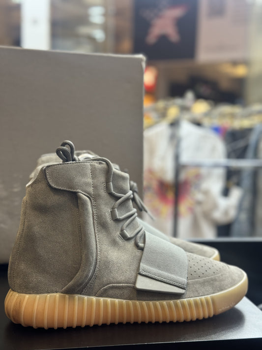 Yeezy 750 boots with box tried on once used