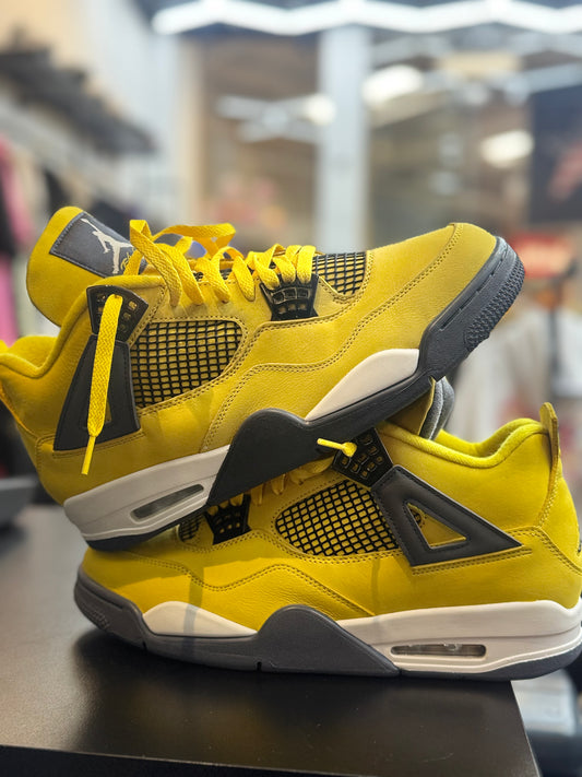 Used Jordan 4 “Lightning”